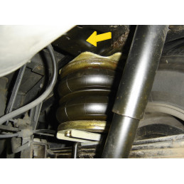 Nissan Single King Navara (1986-),dvojitá kabina D21/D22, 4WD - přídavné vzduchové pérování Dunlop